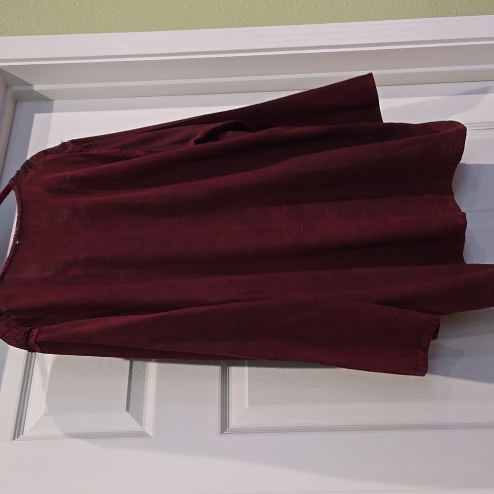 Embroidered Burgundy Button-Down Women's Top, 2x? - Picture 6 of 8